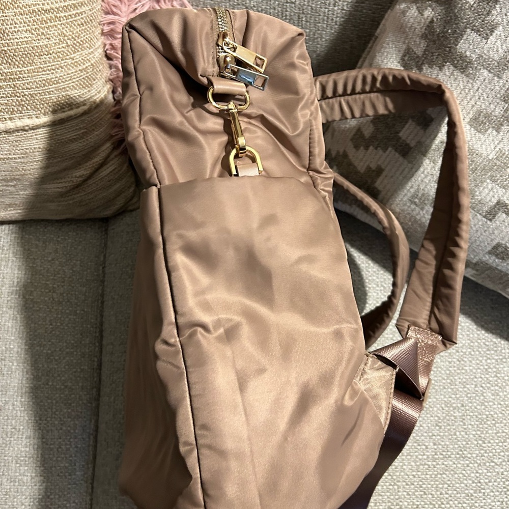 Backpack - Picture 5 of 7